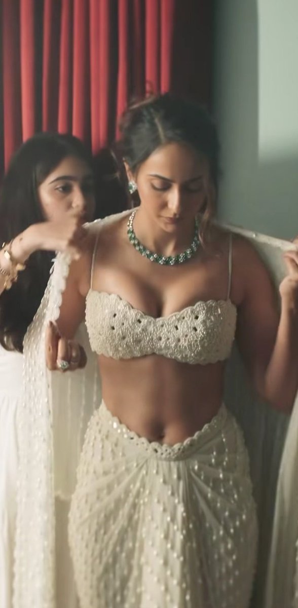 G1MaknoboAAJR1M?format=jpg&name=medium