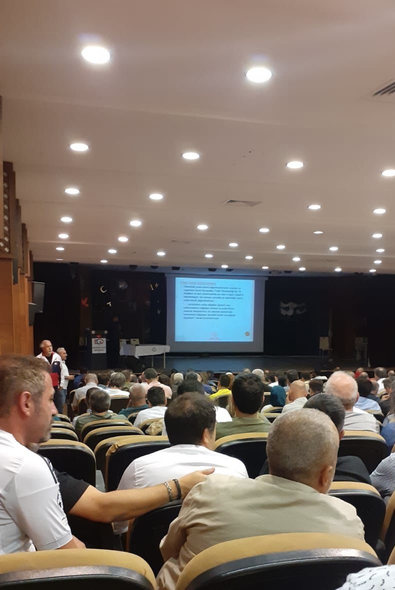 Atakum İlçe Milli Eğitim Müdürlüğü (@mematakum) on Twitter photo 💫Millî Eğitim Bakanlığı Motorlu Taşıt Sürücüleri Kursu Uygulama Sınav Sorumlusu Hizmet İçi Eğitim Tamamlama/Yenileme Kursu, ilçemiz Ertuğrul Gazi Ortaokulunda başladı. Program, Şube Müdürümüz İsmail Kirendibi’nin açılış konuşmasıyla gerçekleştirildi.
<a href="/YUKSEL_AYDIN1/">Yüksel AYDIN</a>
<a href="/ismailkrdb/">ismail KİRENDİBİ🇹🇷</a> 💫Millî Eğitim Bakanlığı Motorlu Taşıt Sürücüleri Kursu Uygulama Sınav Sorumlusu Hizmet İçi Eğitim Tamamlama/Yenileme Kursu, ilçemiz Ertuğrul Gazi Ortaokulunda başladı. Program, Şube Müdürümüz İsmail Kirendibi’nin açılış konuşmasıyla gerçekleştirildi.
<a href="/YUKSEL_AYDIN1/">Yüksel AYDIN</a>
<a href="/ismailkrdb/">ismail KİRENDİBİ🇹🇷</a>