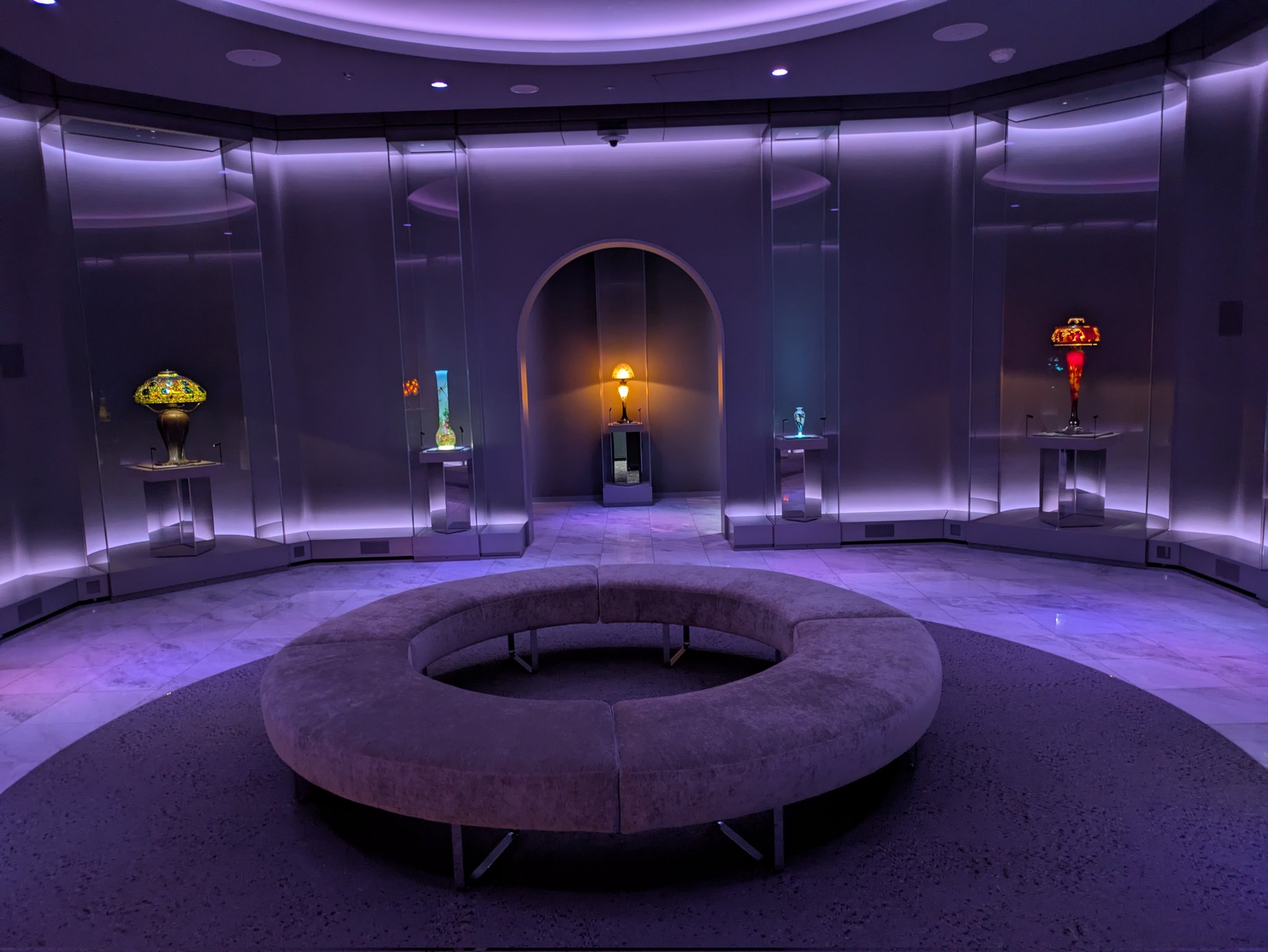 ガラス工芸品 - Search / X