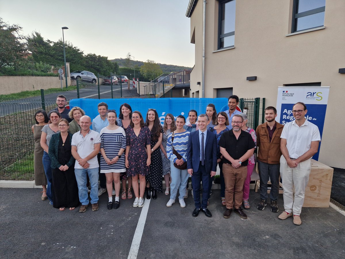#ExerciceCoordonné📍63 | Inauguration de la Maison de santé pluriprofessionnelle de Chanonat
➡️Structure qui réunit une équipe diversifiée de 13 professionnels de santé autour d'un projet de santé local (obésité, maintien domicile...).
➡️Subvention ARS : 40K€ pour aide démarrage