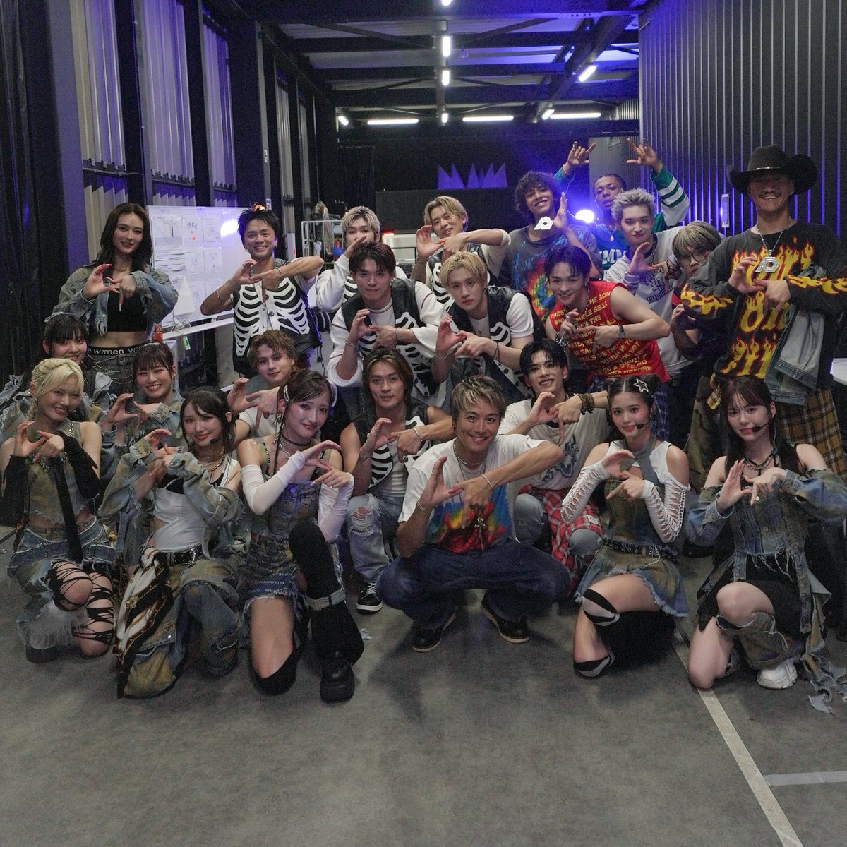 andante4's tweet image. 新メンバー胸熱事件
U-NEXT MUSIC FESではGirls²に加入したりたくさん絡んでくれたTAKAHIROさん、なんと事前に衣装を聞いてデニム合わせをしてくれていたのだと判明❗️
TAKAHIROさぁーーん😂
#Girls2 #隅谷百花 #鶴屋美咲
#allgood813 #JWAVE