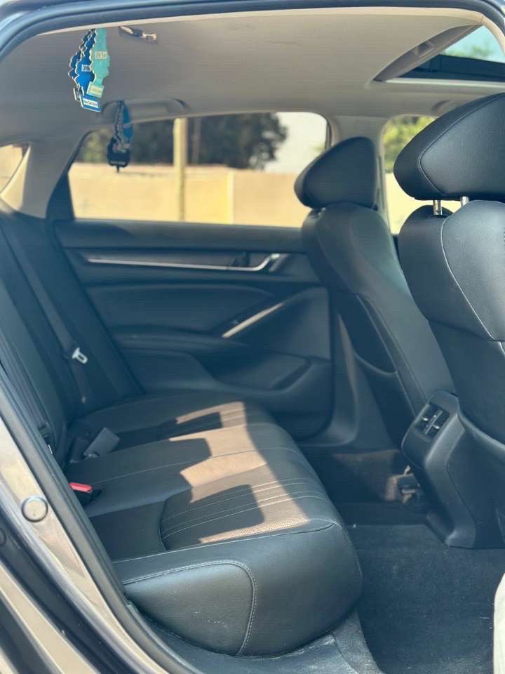 FOR SALE‼️

Honda accord 2019 model 
1.5 L capacity( every economical)
Eco mode
Keyless start 
Keyless entry
Sunroof
Android car play
Apple play
Auto drive 
Exl type and its fully loaded
Ghc 320,000 

Please repost🙏🏾