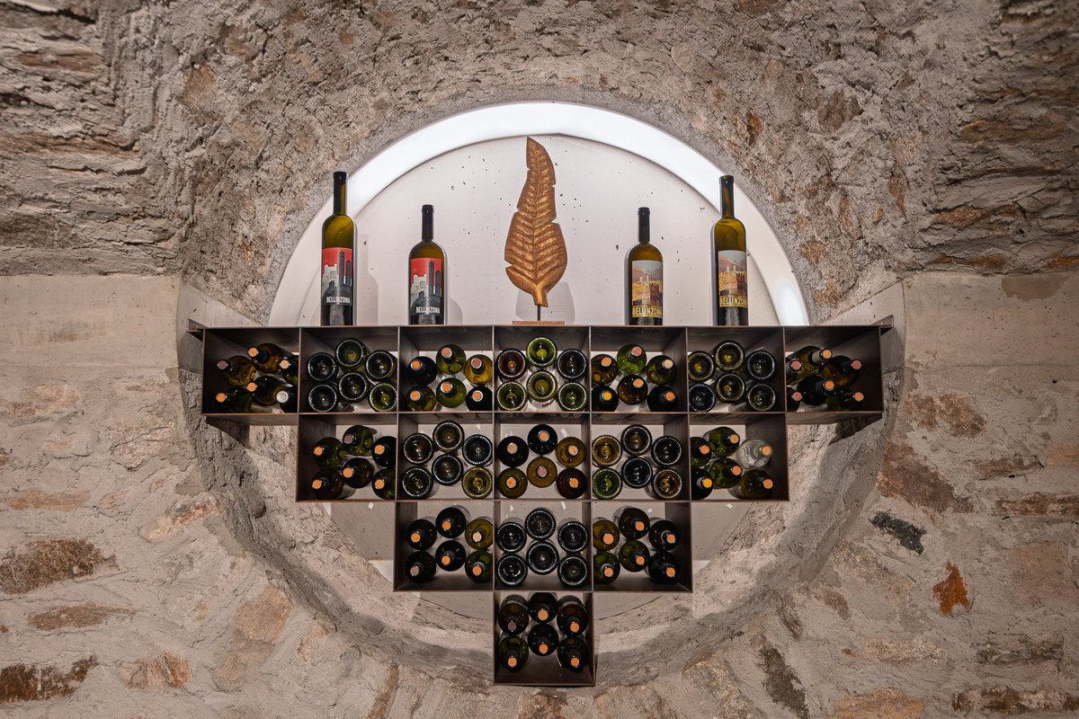 La région du #Tessin est aussi un territoire avec une riche gastronomie locale 😋😍 de nombreuses spécialités locales (châtaignes, gibier, polenta, vins...) et de très bons restaurants souvent référencés au <a href="/gaultmillau/">Gault&Millau</a> !
#Suisse #ticino
📷 <a href="/NicolasDiolez/">Nicolas Diolez</a>