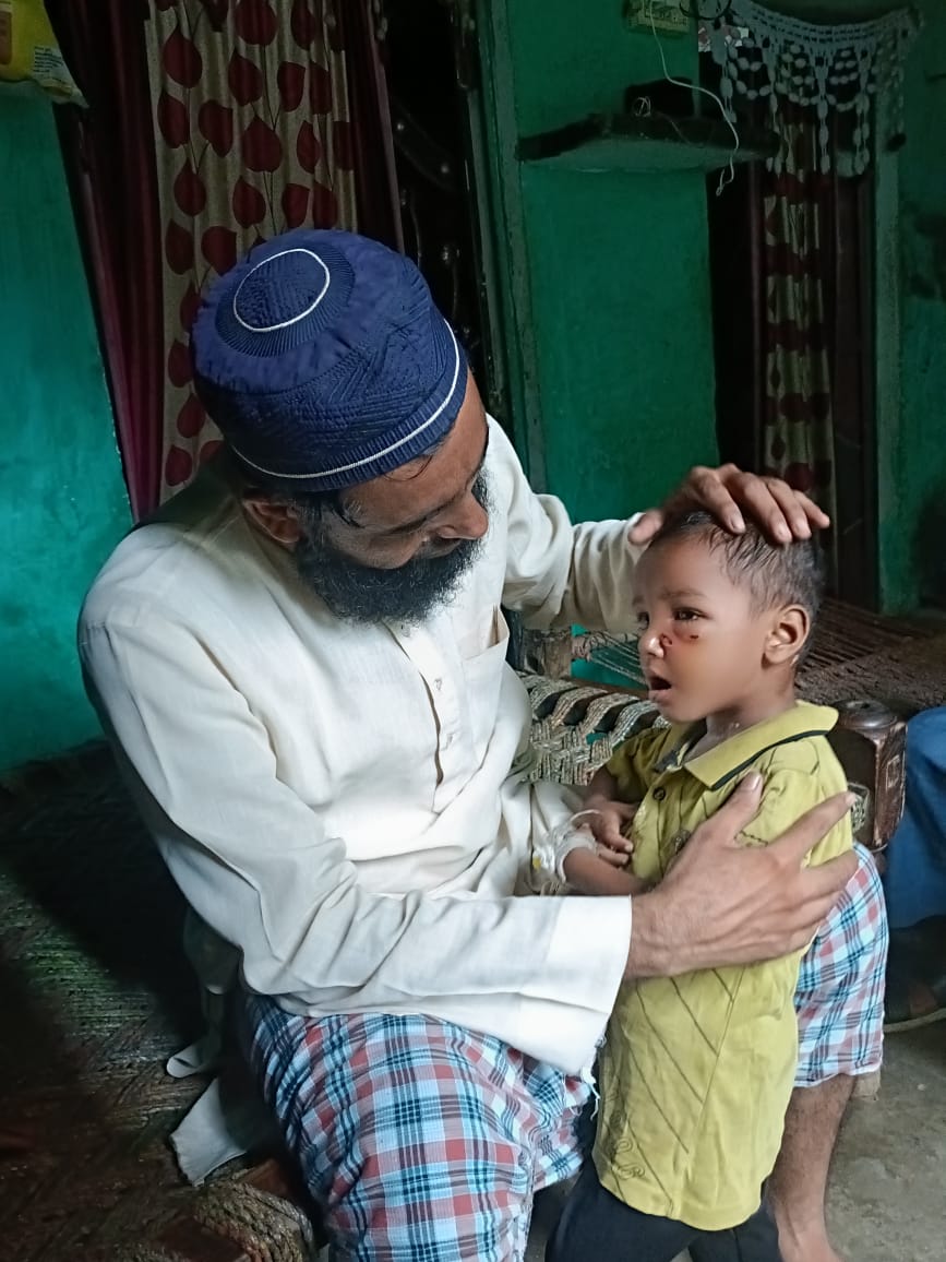 sharikrahim313's tweet photo. इससे पूरे क्षेत्र में दहशत का माहौल है और लोग सुरक्षित महसूस नहीं कर रहे हैं।
अतः निवेदन है कि तत्काल वन विभाग व नगर पालिका की टीम भेजकर इन कुत्तों को पकड़कर ले जाया जाए तथा जिन लोगों को कुत्तों ने काटा है, उन्हें तुरंत इलाज उपलब्ध कराया जाए।
आपकी त्वरित कार्रवाई से ग्रामीणों को https://t.co/7B9ONF3nma