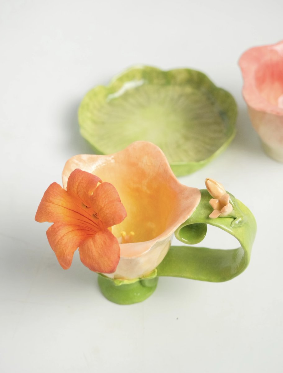 BeautifulJDZ's tweet photo. Ceramic cups inspired by flowers.
They are respectively the climbing rose and the hibiscus. https://t.co/bN9feZd9PQ