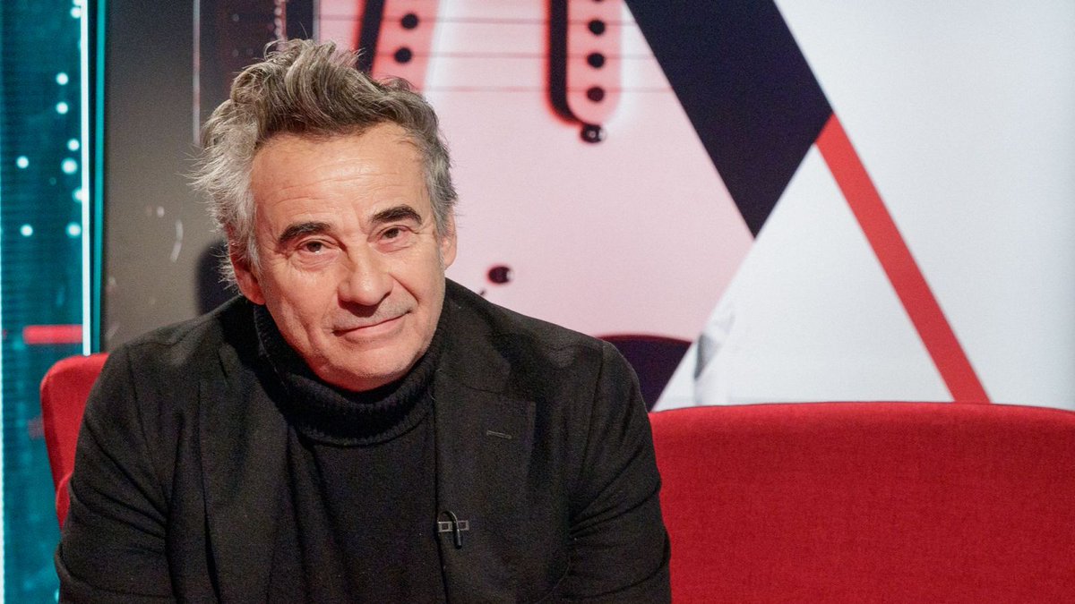 RTVE_Com's tweet image. .@Version_TVE con @cayetanagc viaja esta semana al @sansebastianfes para ofrecer desde allí un programa doble con los estrenos de ‘Mediterráneo’ y ‘El otro’. 

Eduard Fernández, Premio Nacional de Cinematografía 2025, será el invitado de esta entrega.

rtve.es/rtve/20250919/…