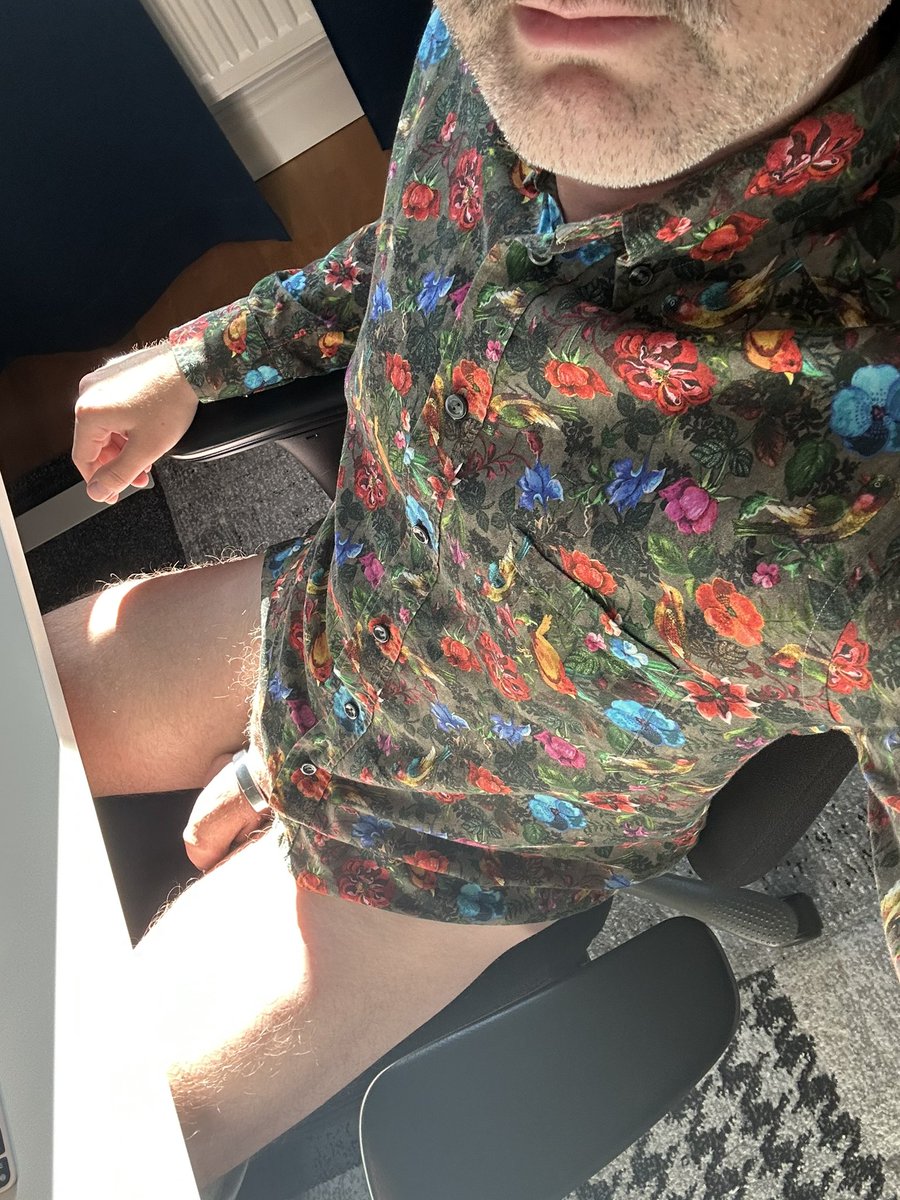 Happy Friday to you all! 🌺🦚