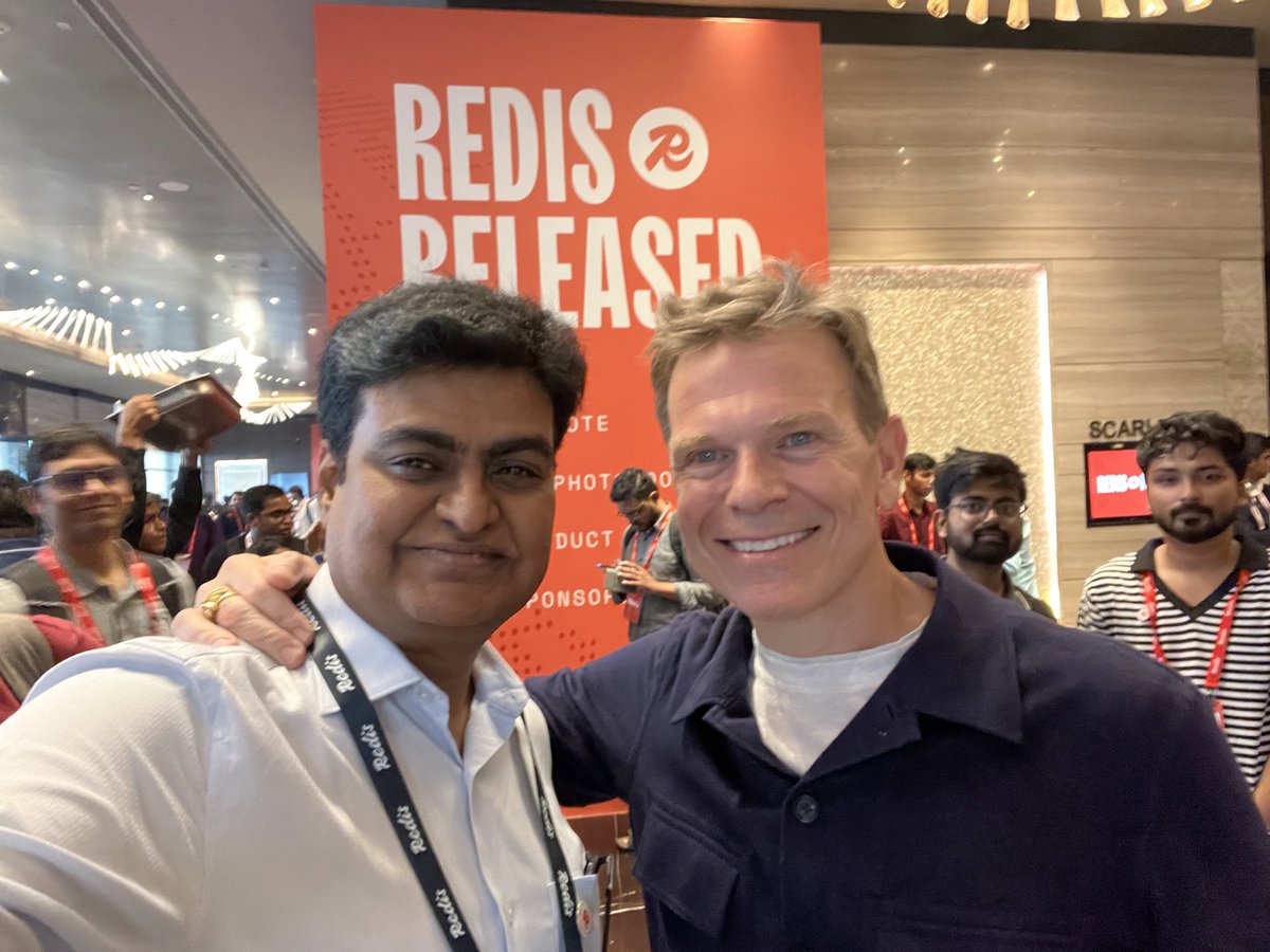 vijaybperumal's tweet image. Look who I met!  @rowantrollope, very happy to meet you!  #redis #redisreleased #Bangalore #AI #ML #Norton #culvercity #LosAngeles