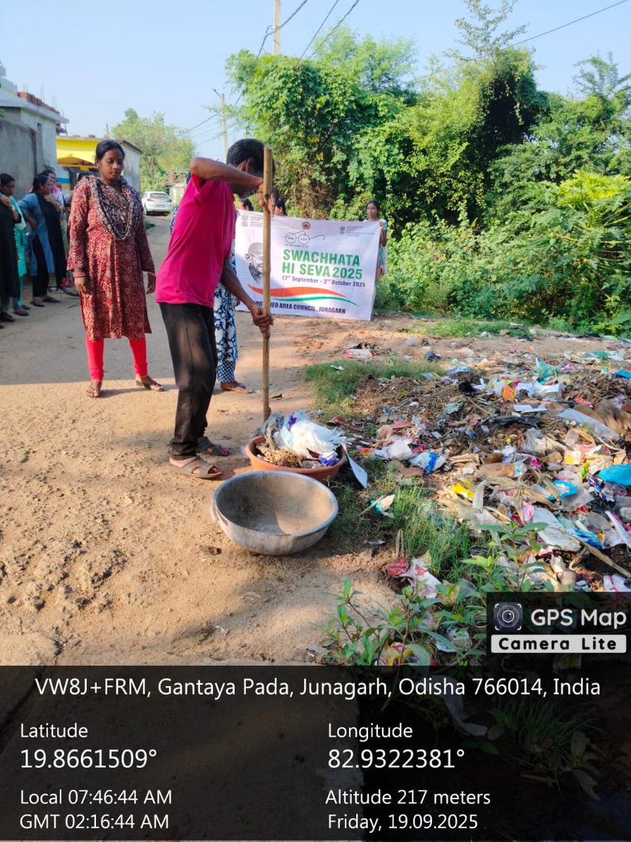 *Cleaning of Gantayat Pada of NAC Junagarh was organized under Swachhata hi Seva 2025 campaign.*