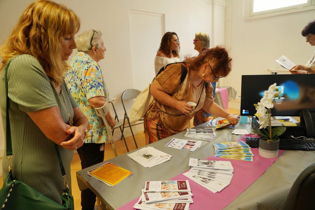 antibes_jlp's tweet image. À l’occasion de la journée mondiale de sensibilisation  
à la maladie d’Azheimer, le #CCAS #Antibes en partenariat avec le Centre Consultation Mémoire du Groupe Hospitalier Sophia Antipolis réunit professionnels de santé, associations et familles autour d’un objectif commun :