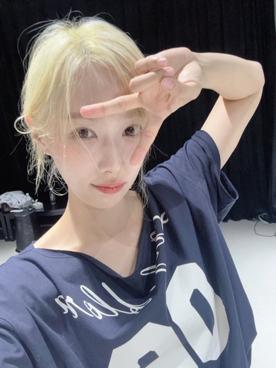 woahhhhh she’s so beautiful😵‍💫

#韩东 #한동 #HANDONG