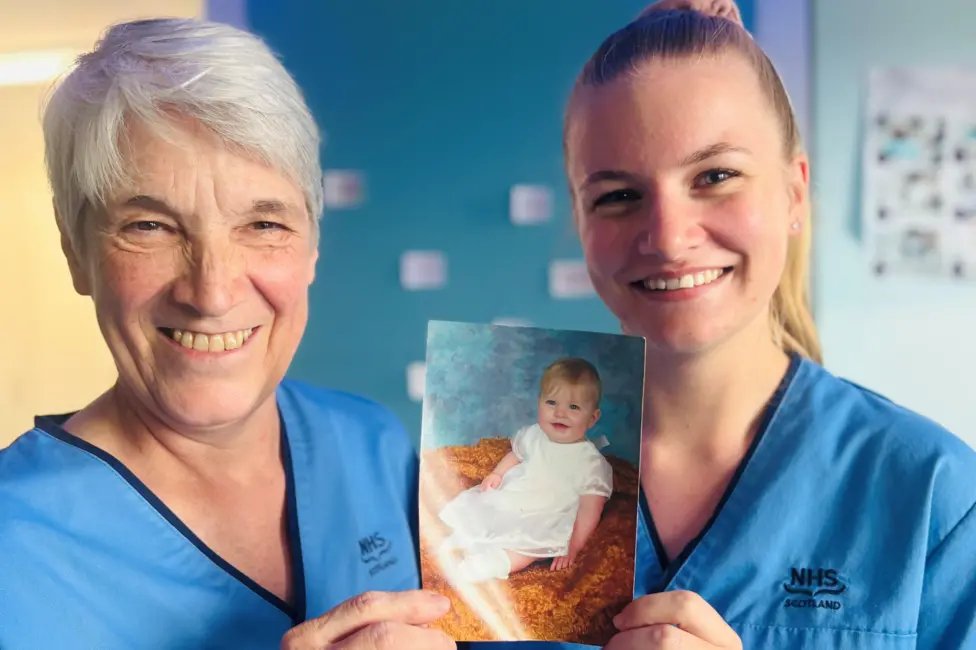 👶➡️👩‍⚕️ Full circle at Dr Gray’s!

Leah Hobson, born at Dr Gray’s Hospital in 2004, is now a newly-qualified midwife working alongside Carol Bennett - the very midwife who cared for her as a baby! 

bbc.co.uk/news/articles/…

#ProudToBeNHSG #WishYouWorkedHere #BirthInGrampian