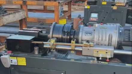 Xswy2015's tweet image. Boost construction speed with the automatic positioning rebar rolling machine! Built for precision and efficiency, it saves time, reduces errors, and ensures smooth threading. A must-have for modern projects. #RebarMachine #ConstructionTools #BuildingEfficiency #fyp #foryourpage