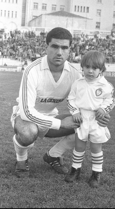 Pedro López Gómez, Exfutbolista del Real Jaén, militó las temporadas 1983-84 84-85 85-86 86-87 87-88 y 80-90, aparte de muchos años como Secretario Técnico y Director Deportivo, posiblemente uno de los que más temporadas ha estado en el club, Leyenda. <a href="/ZHRealJaen/">ZonaHistoriaRealJaénCF</a> <a href="/RealJaenCF/">Real Jaén C.F.</a>.