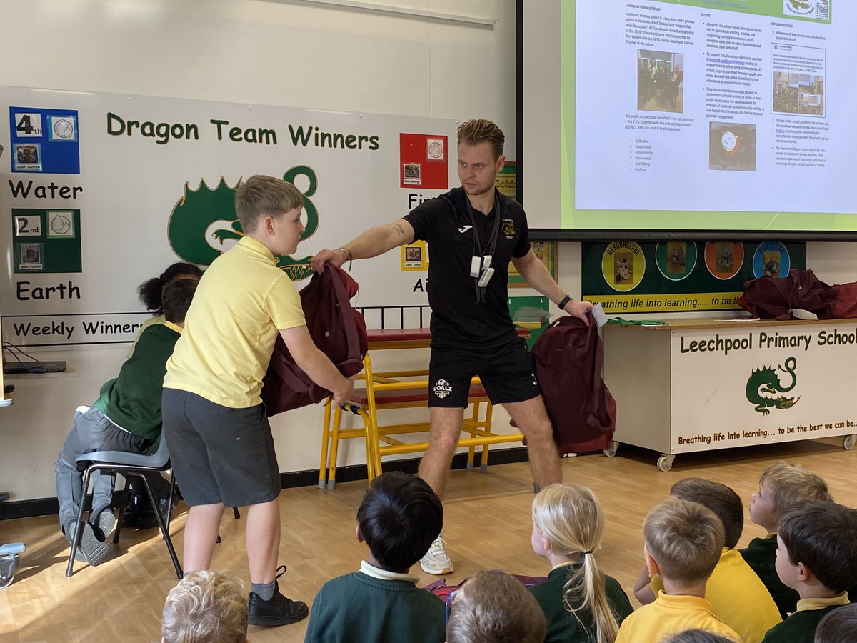 Our PE Homework Bags are back! 🏃‍♀️⚽🎾
Each week, children will take home a bag full of sports equipment to enjoy active games with their families. Don’t forget to jot down your game ideas in the exercise book so others can try them too! ✍️💡💚💛
