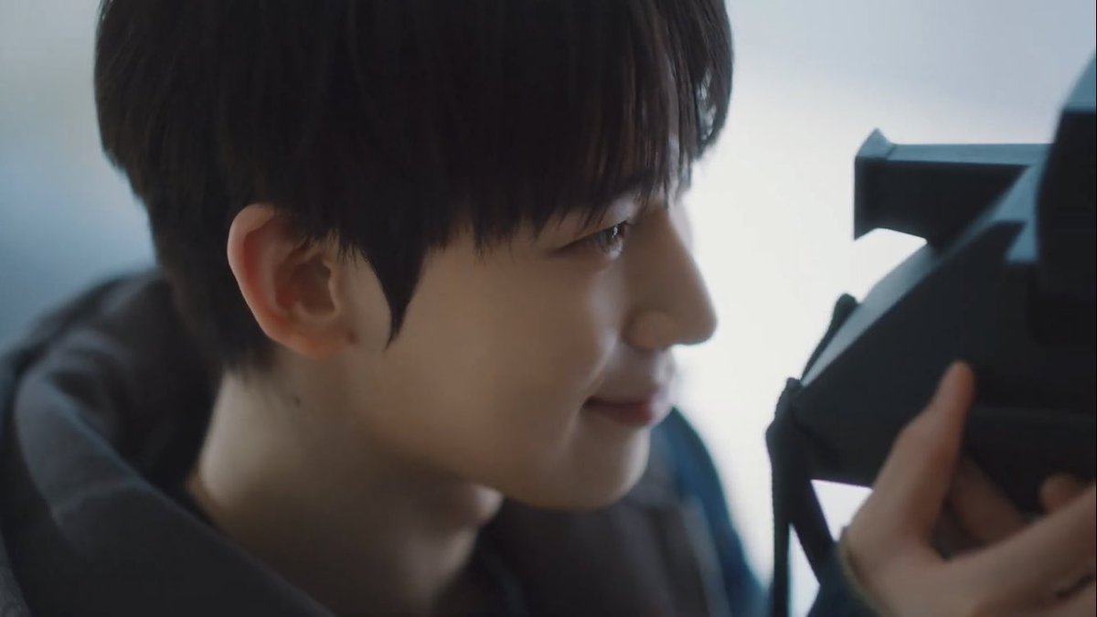 ksnmura's tweet photo. photographer sunoo and his favorite subject (ni-ki) https://t.co/LywnIUznky