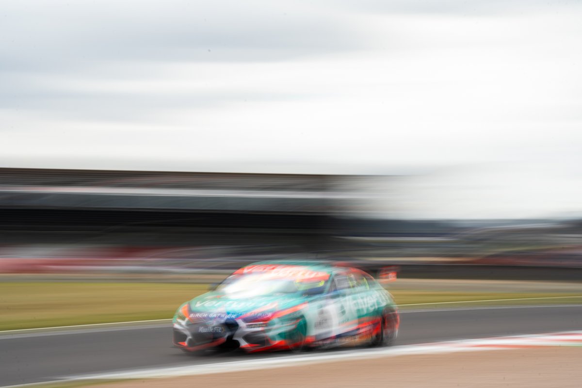 TomChilton_'s tweet image. Penultimate round at Silverstone 🏁, the season’s closing in. ⏳ Time to give it everything 💪 and make it count! 🏎️💨🔥

#BTCC #EXCELR8 #TeamVERTU #birchgatwick @VertuMotors  @Excelr8M