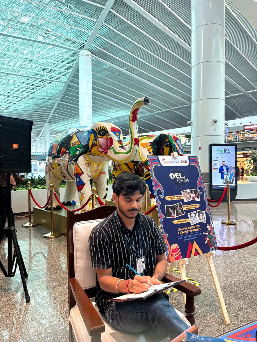 realhealer__'s tweet image. From waiting to creating! ✍🏻😄
Caricature sketches are adding a playful twist to journeys at @delhiairport.
#DelVibes #DelhiAirport #TravelWithFun #Terminal1