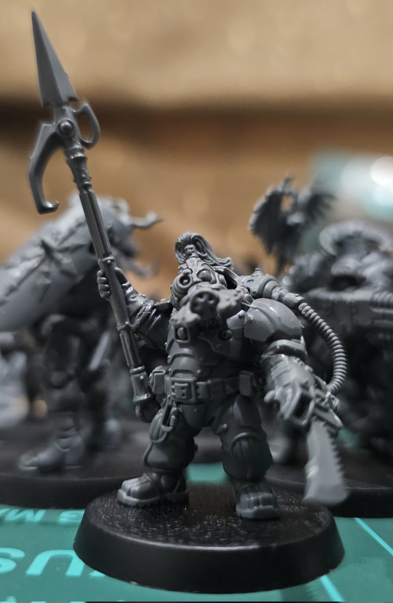 kommissarazura's tweet image. Chaos Votann has arrived!

Chaos Votann Overseer
And
Chaos Votann Deck Officer

#WarhammerCommunity #Votann #Kitbash #Chotann