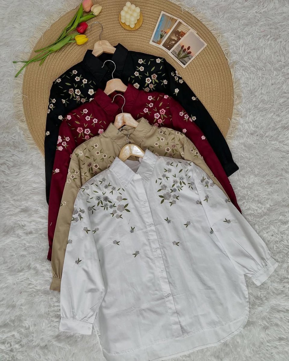 nabilahrrazali's tweet photo. Terjumpa local seller yang jual blouse with pretty embroidery. Comey dooh🥺🫶🏻 https://t.co/bfRPk2vba1