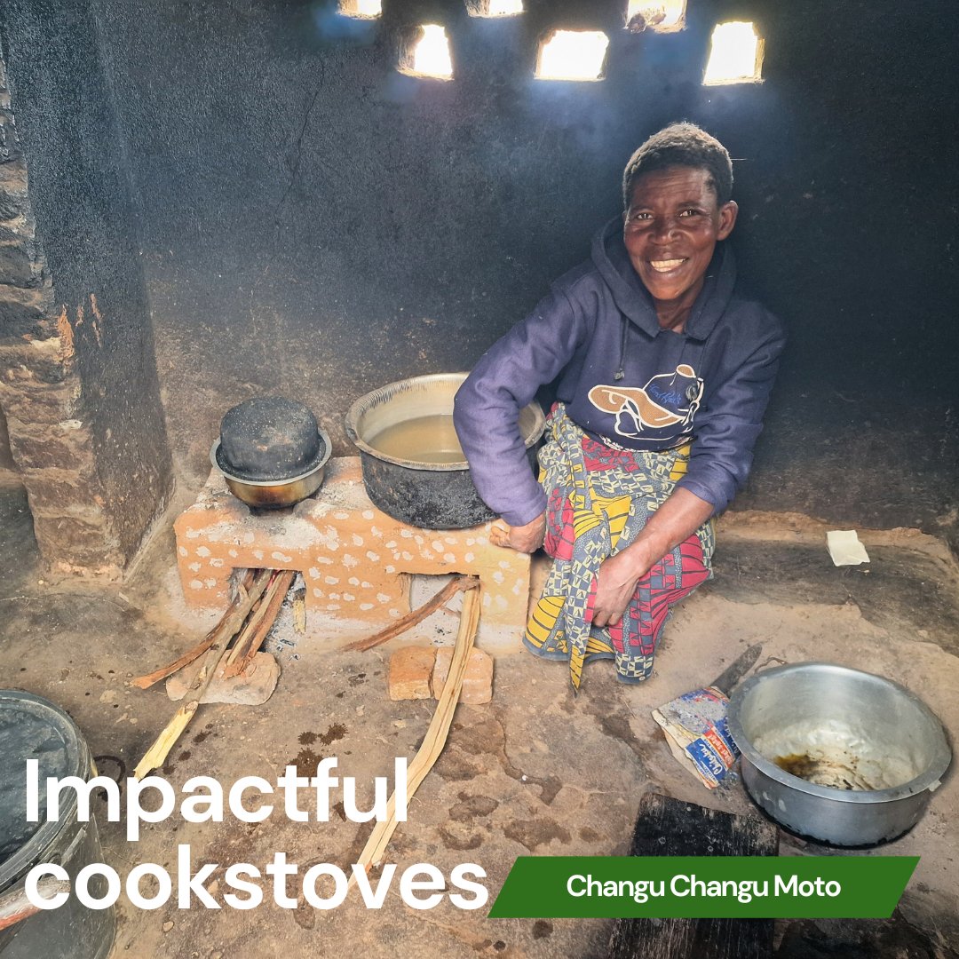 RIPPLEAfrica's tweet image. During our visit to see Chrissie, she had recently maintained her fuel-efficient #cookstove. She said, “I maintain it twice a month so that there are no cracks. I like it because I have more time for #farming and resting. I only collect one bundle of wood in a week.”

#Malawi