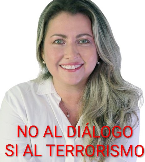 Euquico (@eclides3) on Twitter photo S. O. S.
Noche de terror en el municipio de La Mesa Cundinamarca.
La Alcaldesa Laura Londoño se niega a dialogar con los manifestantes y a cambio ordena la intervención del UNDMO.
Resultado,  una señora muerta, muchas personas graves por la inhalación de  gases lacrimógenos S. O. S.
Noche de terror en el municipio de La Mesa Cundinamarca.
La Alcaldesa Laura Londoño se niega a dialogar con los manifestantes y a cambio ordena la intervención del UNDMO.
Resultado,  una señora muerta, muchas personas graves por la inhalación de  gases lacrimógenos