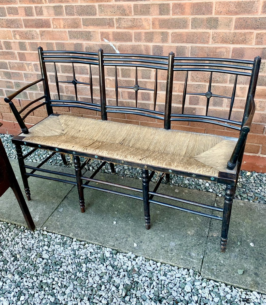 2016industrial's tweet image. The William Morris Settle went off to its new home yesterday. To a lovely lady who saw it on my social media. Now residing in an Arts &amp;amp; Crafts m. Perfect. #antique #artsandcraft #williammorris #liberties #workshop