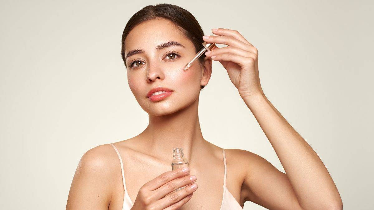 Estetic_es's tweet image. #Cosmética | SOD: el #antioxidante que va más allá y se convierte en tu escudo biológico

👉La superóxido dismutasa, enzima esencial para la vida, protege la #piel de radicales libres, inflamación y daños ambientales

consalud.es/estetic/cosmet…