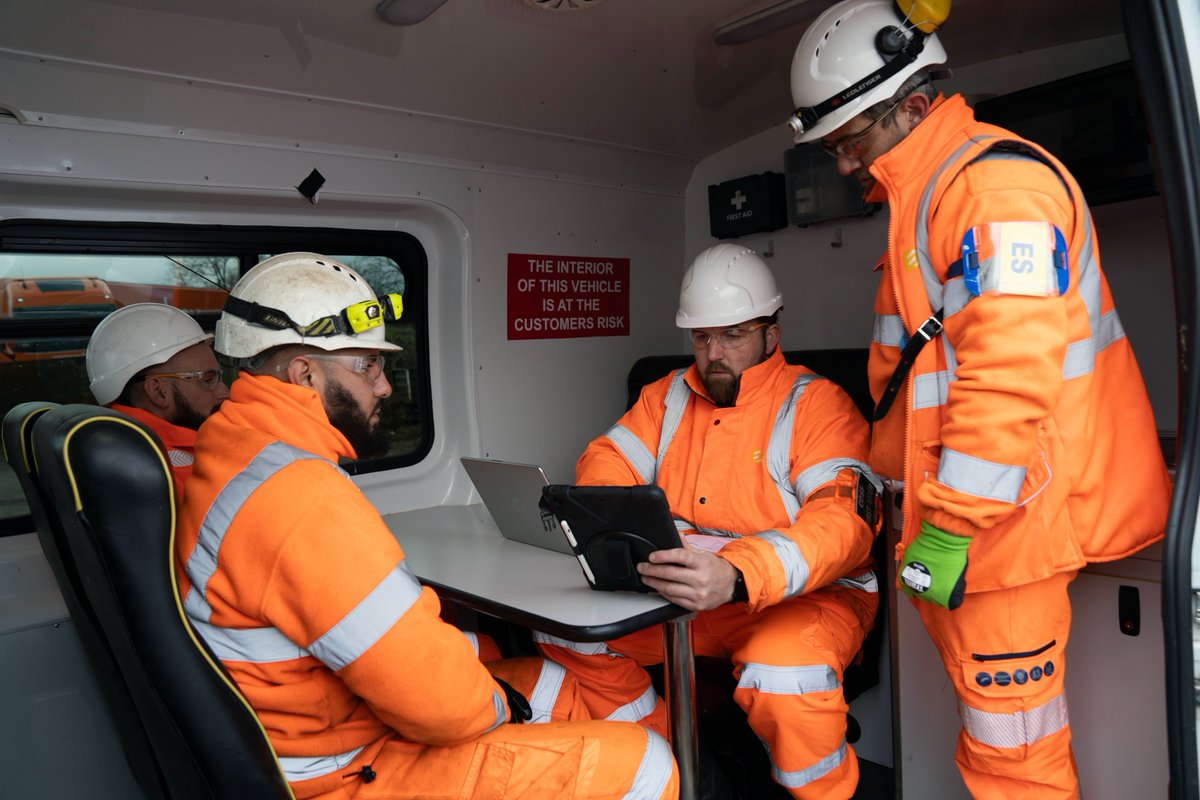 We're currently looking for skilled staff to join our team 🦺🚉 If you want to know more, please visit our #jobs page and register your interest online today 👉 eliteprojectservices.com/job-opportunit… 

#EPS #EliteProjectServices #Rail #Construction #Recruitment #RegisterNow