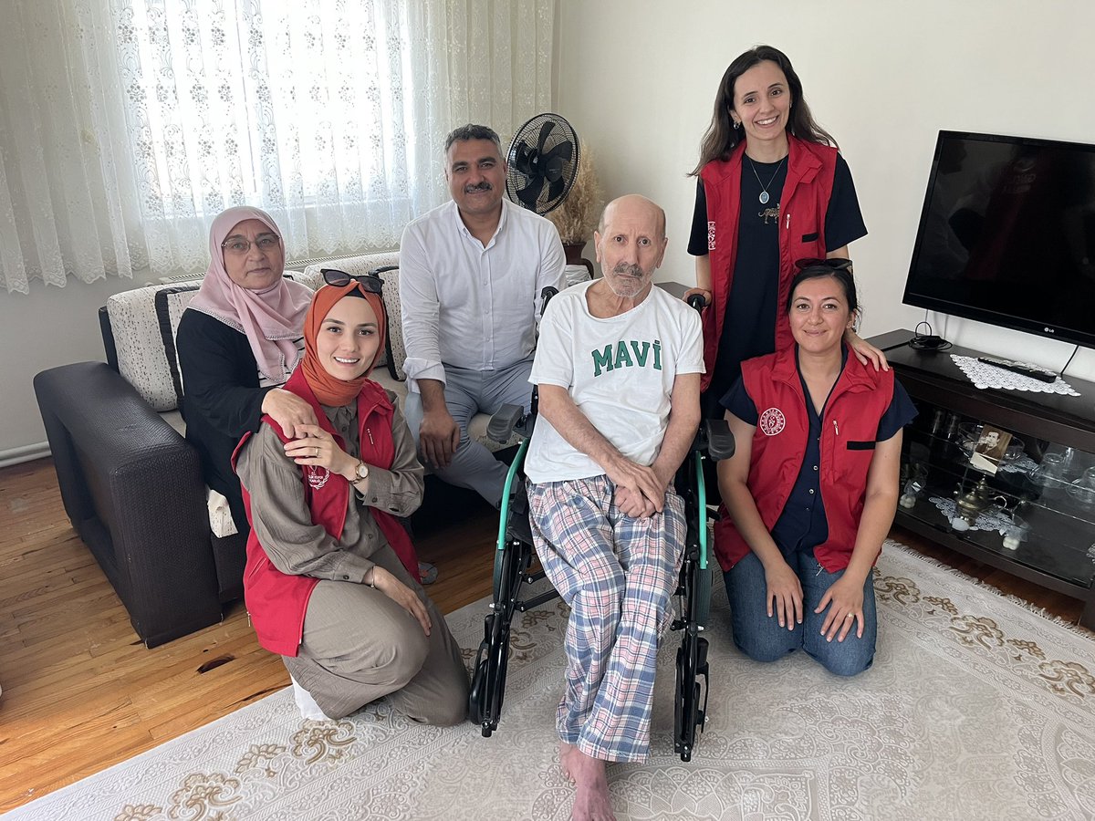 Gaziler Haftasında, Kıbrıs Barış Harekatında Gazi olan Osman Amcamızı ziyaret ettik.

Kahraman gazilerimize ve vatan için şehadete yürüyen Aziz şehitlerimize gösterdikleri fedakârlıklar için minnettarız. 🇹🇷🇹🇷🇹🇷