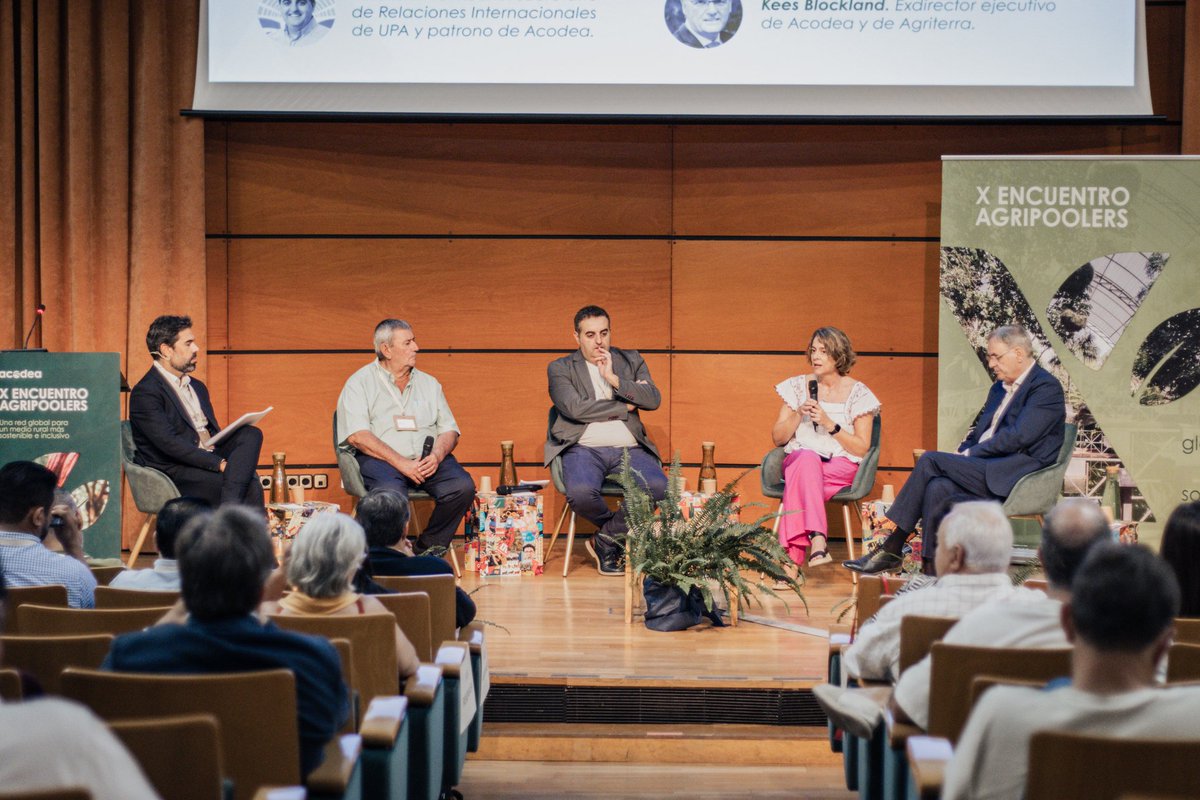 ➡️ Acodea es una voz que pone su foco en políticas agrarias, de cooperación y de desarrollo sostenible.

👉 Se habla de los 15 años de Acodea en una de las mesas del #XEncuentroAgripoolers, moderada por <a href="/NogalesJurado/">Manuel Nogales</a>, director ejecutivo de Acodea.