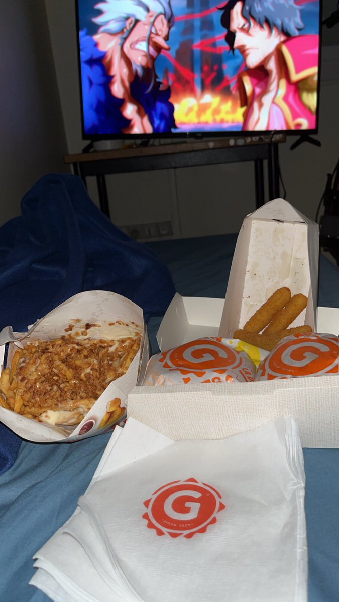 <a href="/GLaDalle_Off/">G La Dalle</a> 😋
(Je viens de déménager faites pas attention à la télé 🤣)