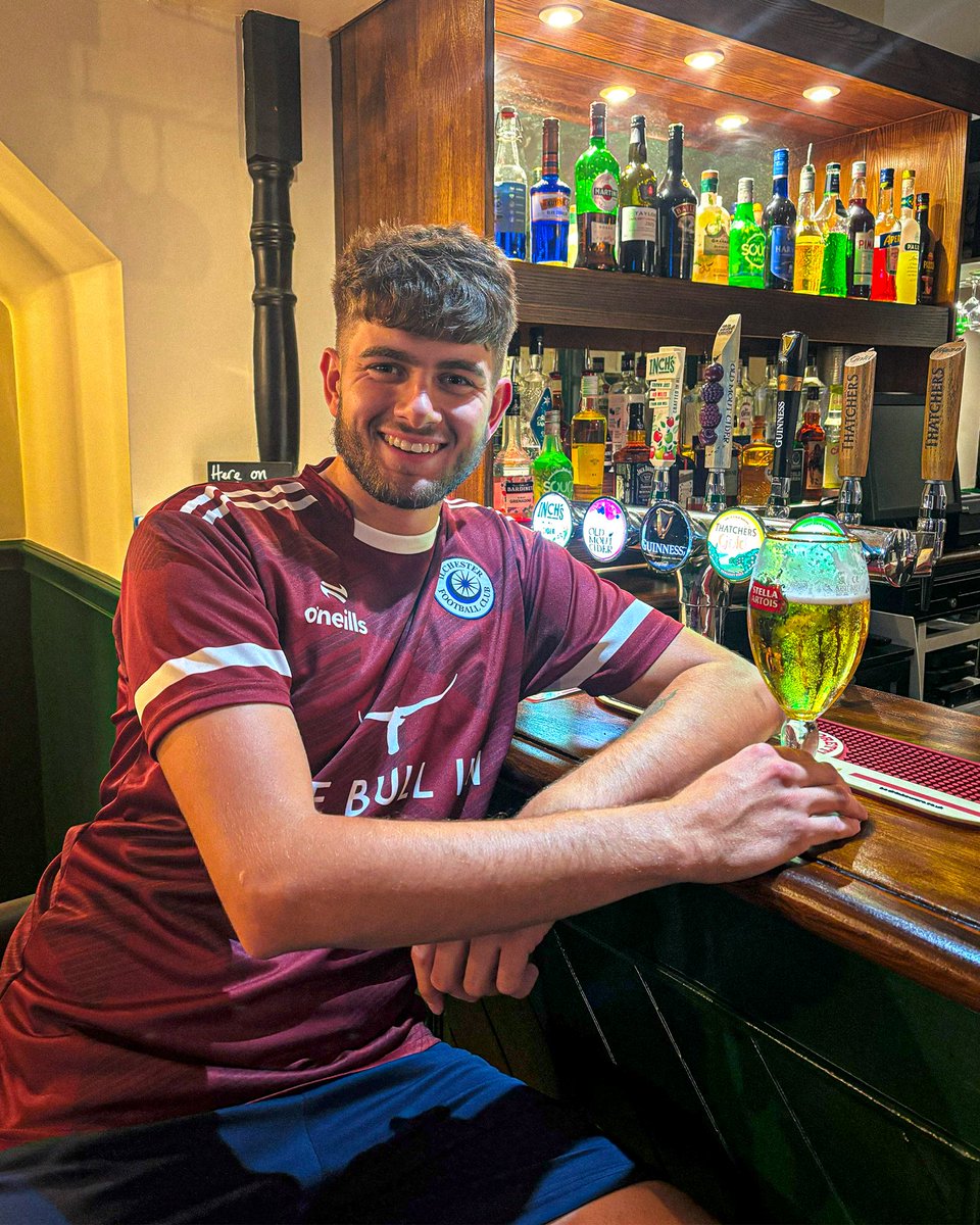 ESDesigns99's tweet photo. ⚽📸 Really proud to have created a photoshoot for my grassroots team, @ilchestermensfc. 

With our sponsor being a local pub in Ilchester, we decided to shoot there to capture an edgy look. 

#smsports #football #footballkit #photoshop https://t.co/CC8cUhX2lZ