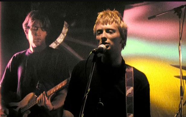 Frances21272855's tweet image. Il 19 Settembre del 1992 i Radiohead registrano il video del loro singolo "Creep" durante uno show al Venue di Oxford.   

  #Radiohead #creep #19settembre #almanaccomercury