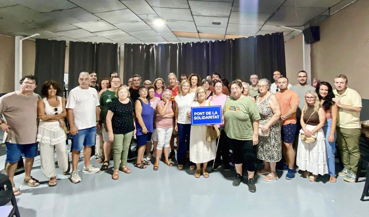 pilarbernabe's tweet photo. 👉🏻Eliminar el cartell del “Pont de la solidaritat” és una ofensa intolerable. Eixe nom el van posar els veïns, aprovat per l’Ajuntament i en valencià, com marca el reglament. Catalá i la Generalitat l’han tirat al fem menyspreant la memòria i el dolor dels pobles del sud.

🌉 Exigim que es restituïsca el cartell amb tota la dignitat i en un acte solemne. És un símbol de germanor i memòria col·lectiva. No permetrem que el PP el convertisca en un nou atac a la nostra ciutadania.