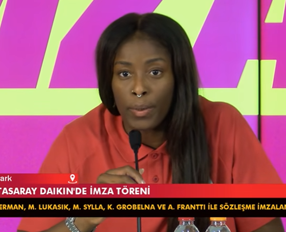 Temmzvolley's tweet image. 🇮🇹Myriam Sylla;

"🇹🇷Türk voleyboluna gelince, bence harika. Öyle olmasa burada olmazdım, değil mi? Bunu milli takımdan da görebilirsiniz; gerçekten çok zorlu geçti ve sanırım o finali uzun süre rüyamda göreceğim. O yüzden şunu söyleyebilirim: İtalya’yla birlikte Türkiye de…