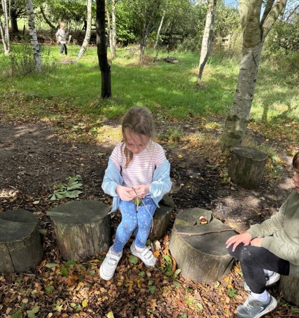 DixieGrammar's tweet image. Another wonderful forest school session this week. We made our own nature mobiles from natural resources, lots of perseverance and resilience. Well done to our stick of the week winners too! Whole School Open Morning on Saturday 4 October dixie.org.uk