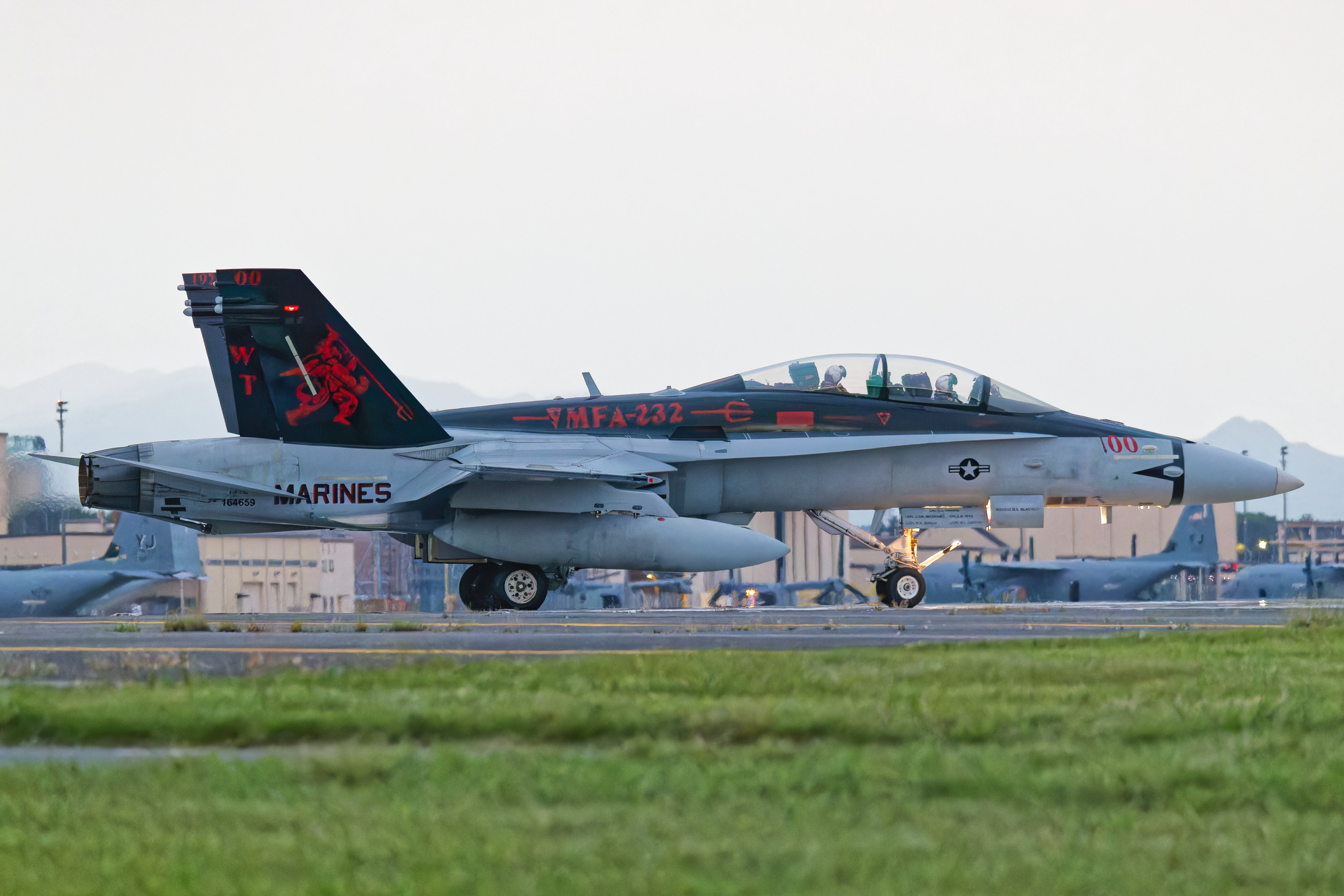 値下げ可能★US★米軍放出品 エアフォース 横田基地  迷彩４点セット XL 前代未聞！横田基地日米友好祭中に飛来したVC-25A「エア