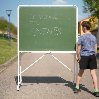 HikariGroupe's tweet image. Bar-le-Duc : un village pas comme les autres, où les enfants se reconstruisent. 
Un reportage poignant de Marion Banchais à découvrir sur M6, Un Jour, un Doc ce 19 septembre