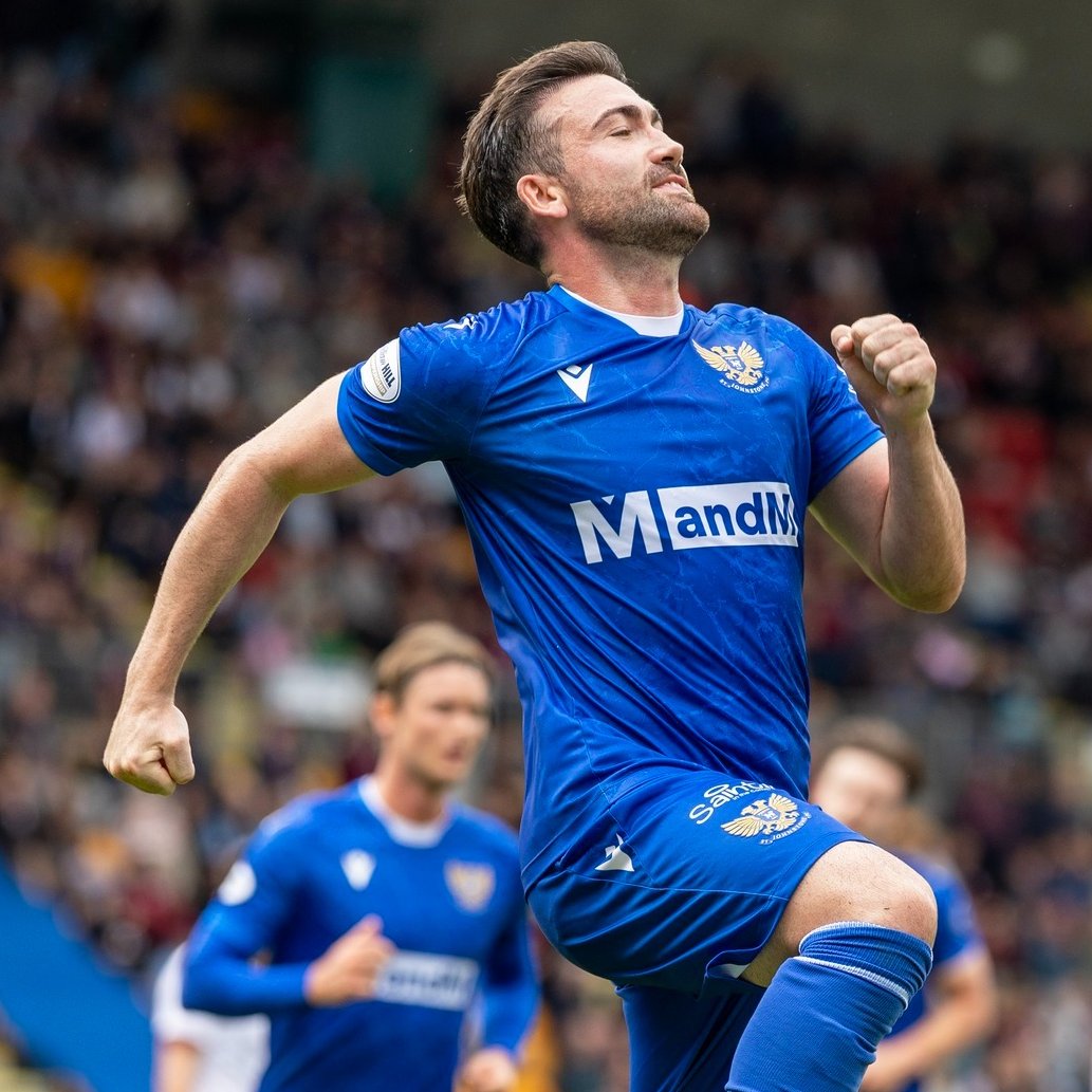🏟️ Back at McDiarmid tonight!

Make sure you swing by the Club Shop and grab the brand-new 25/26 Home Kit before kick-off. 💙

#SJFC  #StJohnstoneDirect