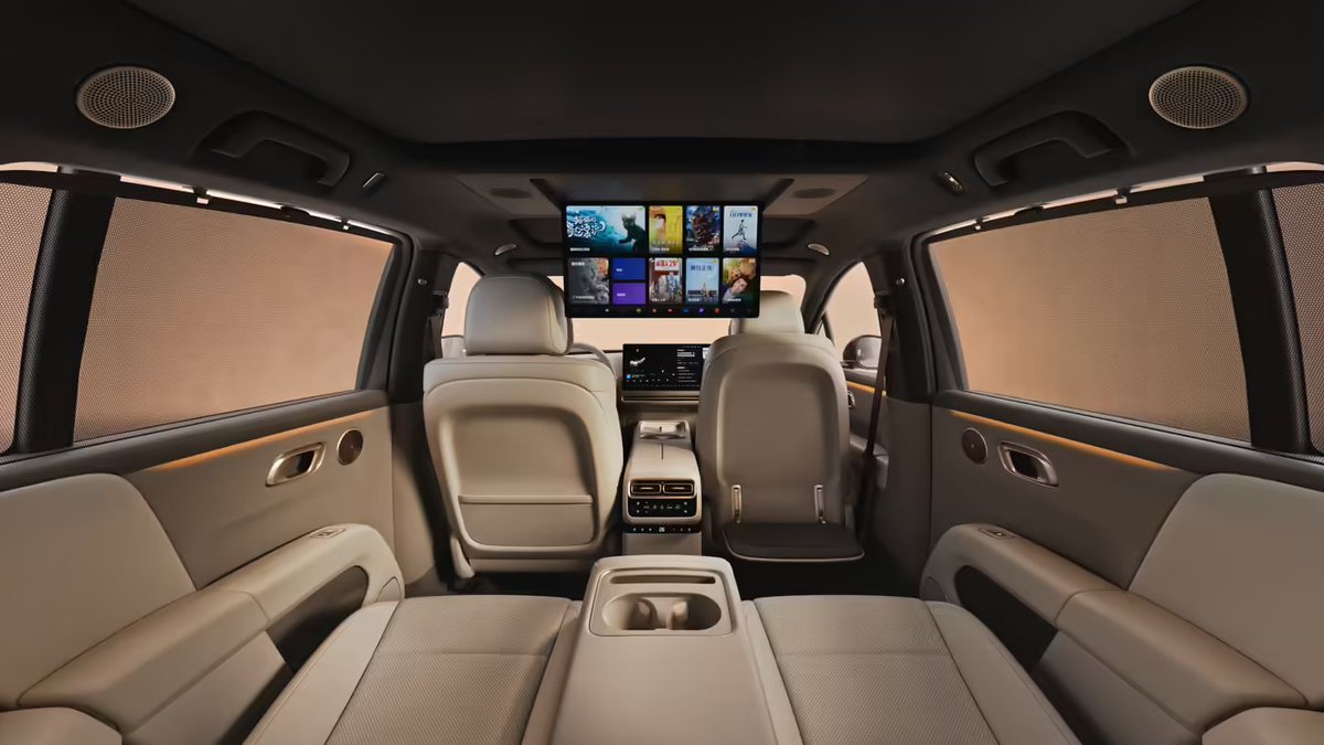 AutoLab_1's tweet image. #Lixiang i6 Car Interior Debut: Electric Queen Seat, Cooling and Heating Dual-Purpose Refrigerator, and 21.4-inch Rear Cabin Entertainment Screen. #liauto @LiAuto_FZ