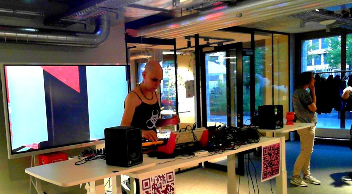 haslo's tweet photo. So my first ever real concert / live set is over; yesterday evening! A one hour performance of five tracks.

It was slightly chaotic in places, as ... you can see and hear when I post it! I'll do that in the next days.

#concert #liveset #outing #livejam #techno #acid #industrial https://t.co/6Wi35wjqlM