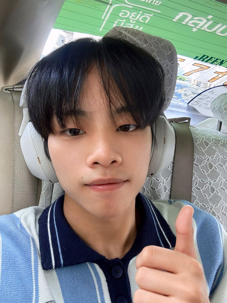 แบบฝึกหัด : จงตอบคำถามดังต่อไปนี้

1. ทุกคนคิดว่าผมกำลังฟังเพลงอะไรอยู่ ระหว่าง

ก. Infinity(8)
ข. Infinity(8)
ค. Infinity(8)
ง. ถูกทุกข้อ

#VICTOR_LE7EL #LE7EL