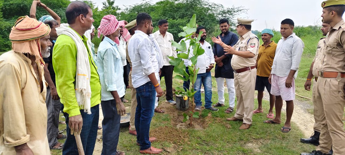 RipunjayGupta3's tweet photo. सेवा पखवाड़ा के निम्मित एक पेड़ मां के नाम माननीय प्रधानमंत्री नरेंद्र मोदी जी के जन्मदिन के अवसर पर मंडल मनिहारी में वृक्षारोपण किया गया,,
#सेवा_पखवाड़ा https://t.co/UHoM8g3gK9