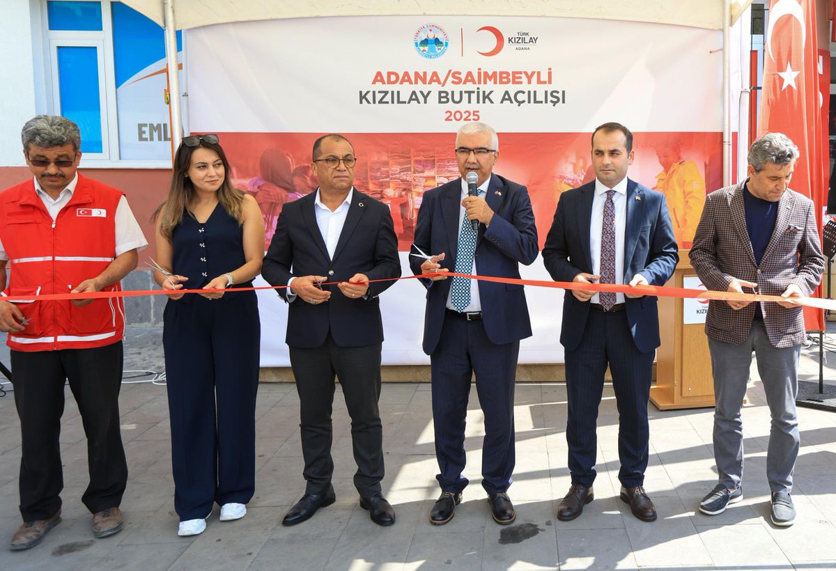 ramazansaygili1's tweet photo. 📍 Saimbeyli, Adana

Bizimkisi bir iyilik hikayesi. ✍️ 

Hamiyetperver milletimizin desteğiyle 780 bin km² vatan toprağında iyilik halkaları ilmek ilmek büyümeye devam ediyor. ⛓️ 

Saimbeyli Kızılay Butik mağazası tüm hemşerilerimize hayırlı olsun. 🌙 

#SensizOlmaz https://t.co/1FAUHeIlQ0