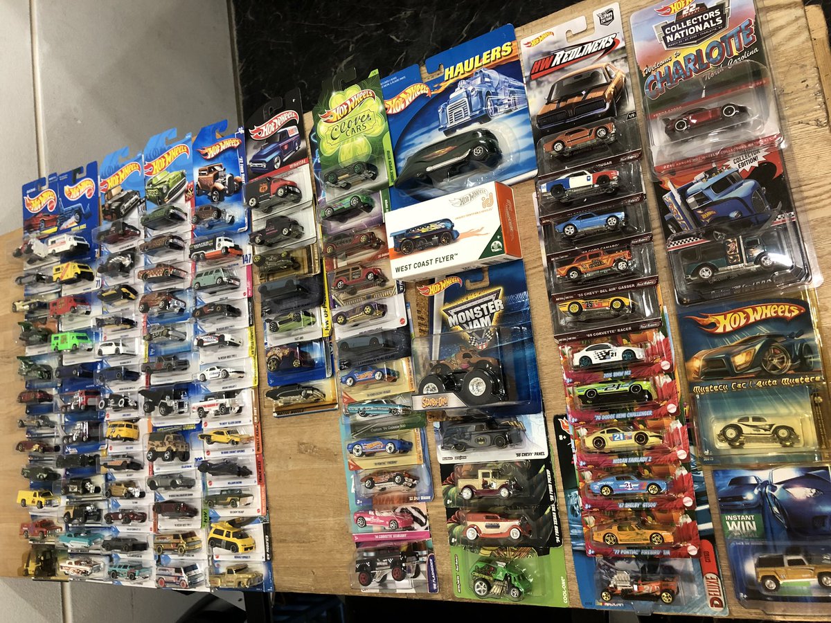 今週もHW買い取らさせていただきました！ありがとうございます！
大量ではありませんが旧カードからルースまで用意出来ましたので週末ちょっと立て込んでおりますので早めのお品出しになります！
画像に無いものもありますので是非お立ち寄り下さいませ🙇‍♂️