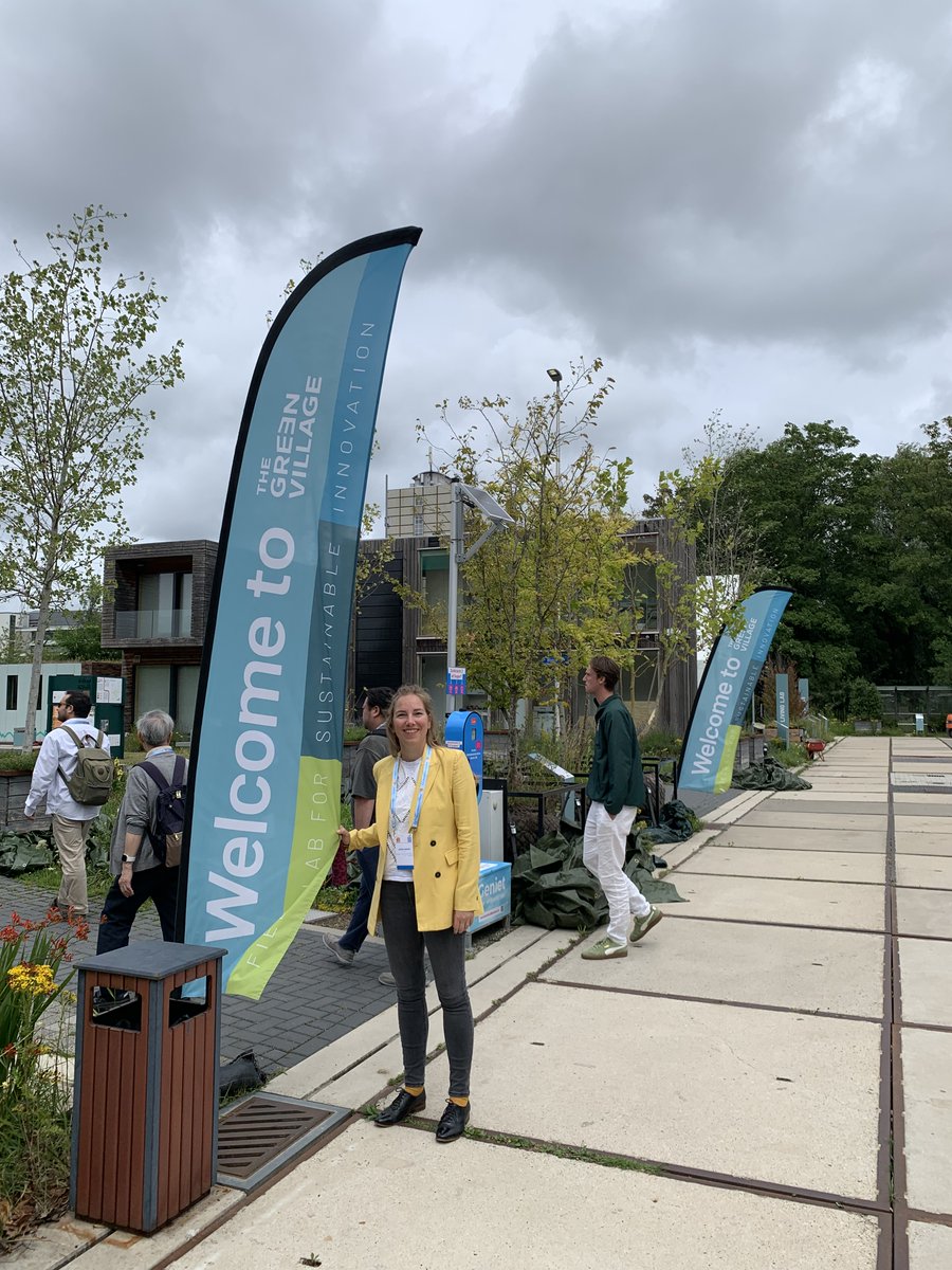 Berlin_BIS's tweet photo. 📍Auf der ICUC 12 haben wir @TheGrnVillage entdeckt – ein Reallabor für nachhaltige Innovation. Von Glasarchitektur bis Aquathermie: Hier treffen Ideen auf die Praxis urbaner Transformation. 🌱 #TheGreenVillage #Reallabor #TUdelft #Innovation #Nachhaltigkeit https://t.co/X1CbCcEut9