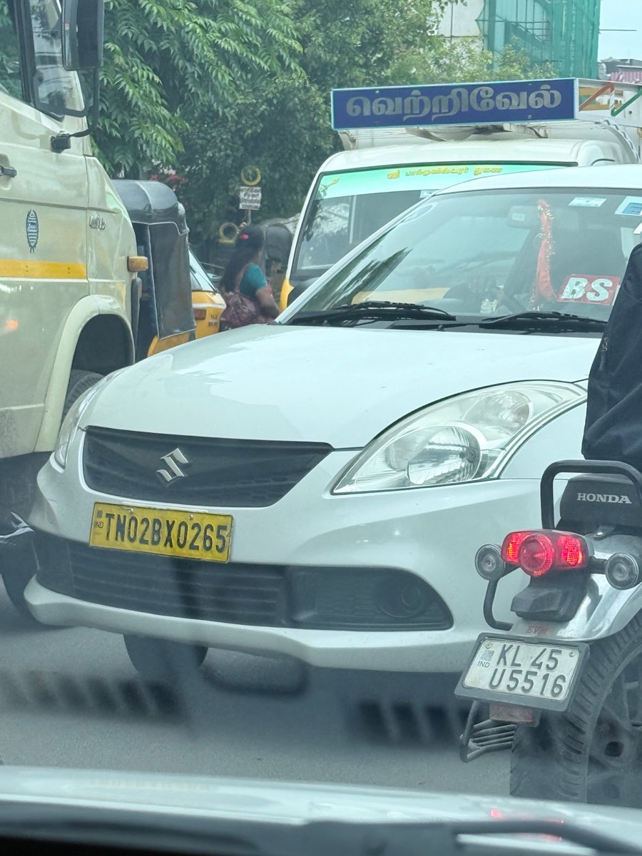 anand238's tweet photo. @ChennaiTraffic  Velachery bridge flyover that connects 100 feet road . The driver immediately takes u turn dangerously and blocked the traffic around 10 AM https://t.co/hSaOkuv5hl