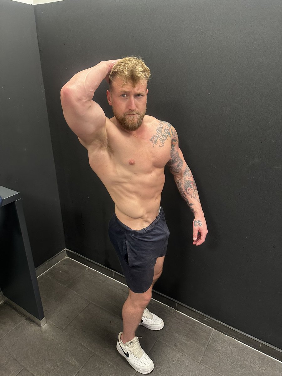 BigMasterCon's tweet photo. Hello boys. How are we today? https://t.co/e8iBYi8iHs