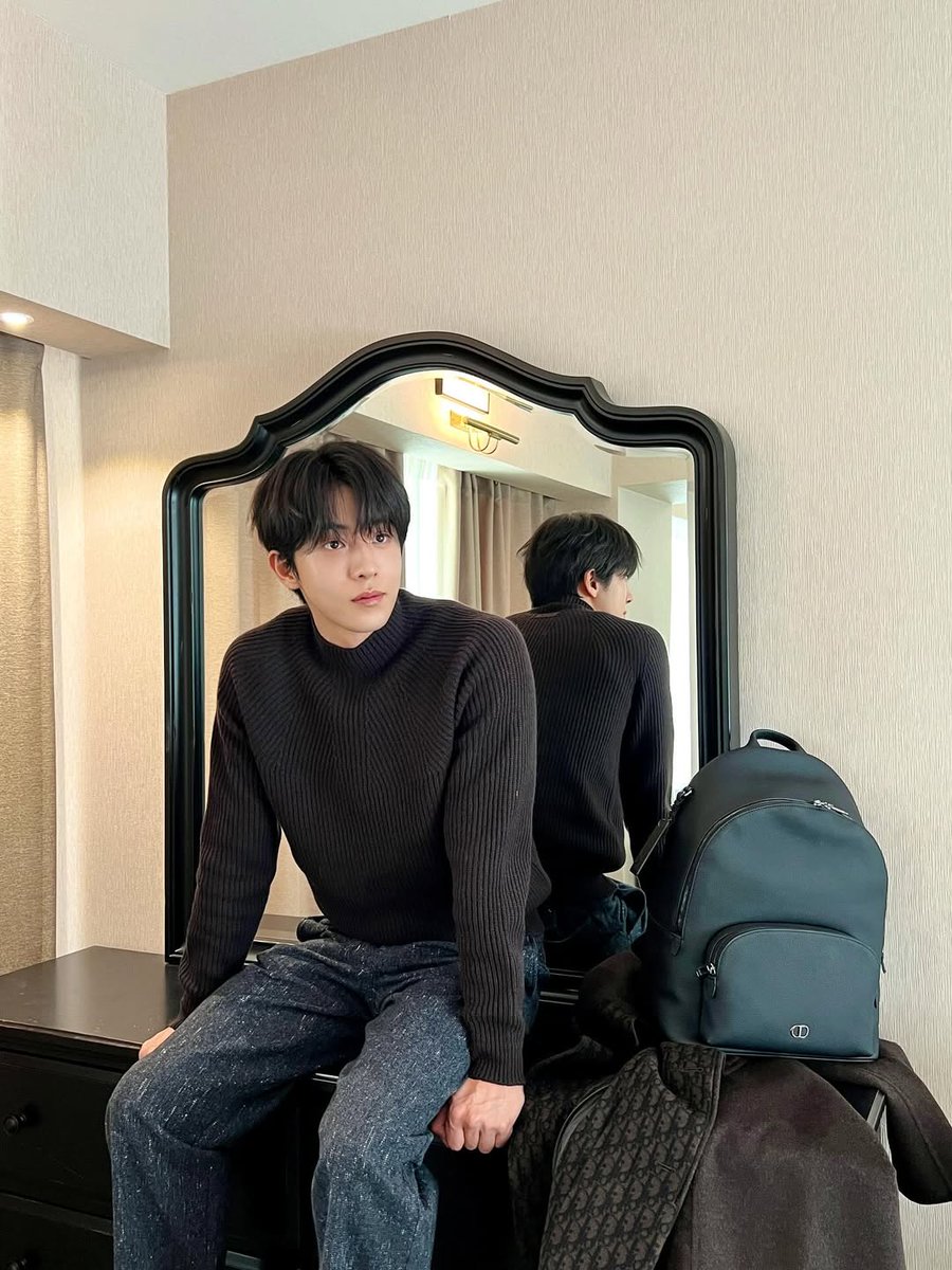 caregoon1's tweet image. พ่อค้าดิออร์มาแล้ว  ตี๋ข้ามไป #diorspring26  แล้วววววว

ปล.เราตื่นเต้นทุกครั้งที่ตี๋อัพไอจี 😄